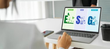 Model işletmelerin ESG çevresel yönetim politikası yüksek ESG puanı elde etmek için bir standart belirler