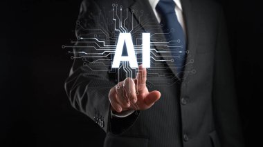 Yapay zeka mühendisliği, büyük veri ve yapay zeka makinesi kavramında yapay zeka beyin işlemcisiyle iş desteği için üretken yapay zeka kullanmayı öğrenen insan etkileşimi. Faas