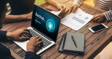 Yedek Depolama Verisi İnternet Teknolojisi İş Konsepti. Veritabanı depolama teknolojisi dosya aktarım paylaşımı, siber, büyük veri bilgileri, internet bankacılığı uygulaması indirme işlemi kolayca yapılır