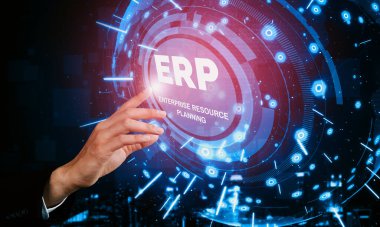 Ticari kaynaklar için Enterprise Resource Management ERP yazılım sistemi modern grafik arayüzünde sunulmuştur. Şirket kaynaklarını yönetmek için geleceğin teknolojisini göstermektedir. uds