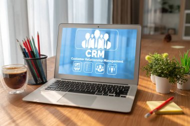CRM işletme ve işletme için modern bilgisayarda müşteri ilişkileri yönetim sistemi
