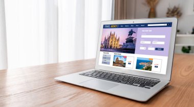 Model arama ve seyahat planlama için internet sitesi uçuş, otel ve tur rezervasyonları için anlaşma ve paket sunuyor