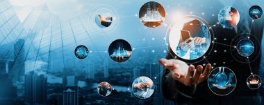 İletişim teknolojisi, akıllı bağlantı IOT ve insan ağ teknolojisi kavramı. Güvenli internet ağına ve bulut hesaplama sunucularına bağlanmak için bağlantı aygıtı kullanan insanlar