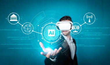 Beyaz iş adamı, performansı desteklemek ve yardımcı olmak için sohbet botu kullanıyor. Meta-evren ve görsel gerçeklik dünyasına bağlanırken sanal gerçeklik gözlüğü kullanan yetenekli bir yatırımcı. Teknoloji yeniliği. Sapma.