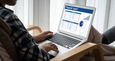 İş veri paneli, pazarlama stratejisi planlaması için iş zekası analizi sunar. Müşteri taleplerini analiz etmek ve iş dünyasının geleceğini önceden görmek için büyük veriler sunulur.