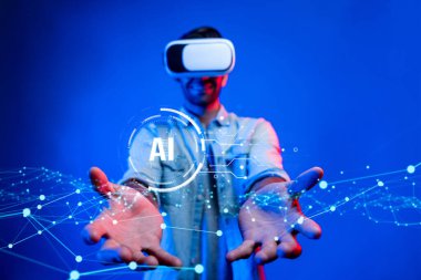 Yapay zeka mühendisliği, büyük veri ve yapay zeka makinesi kavramında yapay zeka beyin işlemcisiyle iş desteği için üretken yapay zeka kullanmayı öğrenen insan etkileşimi. Faas