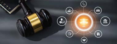 Akıllı hukuk, hukuki danışmanlık simgeleri ve avukatlık bürosunda çalışan araçlar dijital hukuk kavramını ve çevrimiçi hukuk ve yönetmelik kavramlarını gösteriyor .