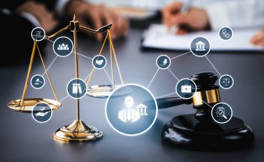 Akıllı hukuk, hukuki danışmanlık simgeleri ve avukatlık bürosunda çalışan araçlar dijital hukuk kavramını ve çevrimiçi hukuk ve yönetmelik kavramlarını gösteriyor .