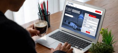 Online uçuş rezervasyon sitesi mod rezervasyon sistemi sağlar. Seyahat teknolojisi kavramı .