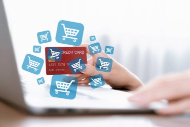 Hologram arayüzü olan zarif müşteri kartı çevrimiçi platformu seçer. Açık e-ticaret uygulaması nakitsiz teknoloji alışveriş envanteri kullanırken akıllı tüketiciler dizüstü bilgisayar kullanıyor. Siber Nakit.