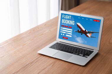 Online uçuş rezervasyon sitesi mod rezervasyon sistemi sağlar. Seyahat teknolojisi kavramı .