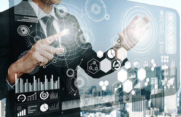 Технология Big Data для анализа финансирования бизнеса. Современный интерфейс показывает массивную информацию о продажах бизнеса, диаграмму прибыли и анализ тенденций фондового рынка на мониторе экрана. uds