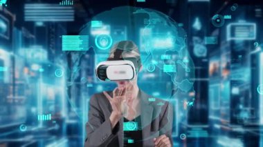 İş kadını kayıyor ve daire finans veri dünyası şekil monitörünü VR gözlükleri ile gösteriyor küresel pazar arayüzü dijital bilgi ağı teknolojisi görsel hologram animasyonu. Kısıtlanma.