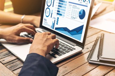 İş veri paneli, pazarlama stratejisi planlaması için iş zekası analizi sunar. Müşteri taleplerini analiz etmek ve iş dünyasının geleceğini önceden görmek için büyük veriler sunulur.