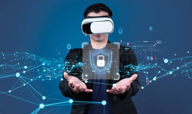 İş adamı siber güvenliğin özünü keşfeder. Siber koruma yöntemlerini, siber tehditleri derinlemesine araştır ve siber güvenlik duruşunu destekle. FaaS çağında yön bulmak için gerekli.