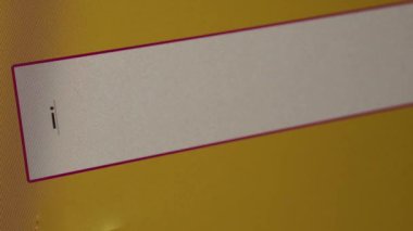 İnternetli arama çubuğunda fikirlerle ilgili kullanıcı araması. Sanatçı, yaratıcılık sanatı ya da çalışanın iş fikrini bulması için ilham kaynağı buluyor. Çevrimiçi teknoloji yaratıcıya kolaylık sağlar. Webography.