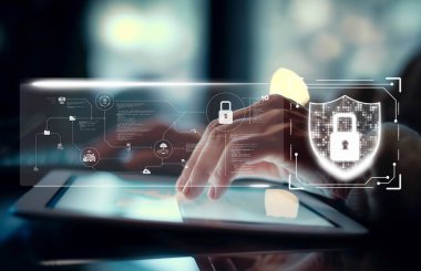 İş adamı siber güvenliğin özünü keşfeder. Siber koruma yöntemlerini, tehditleri derinlemesine araştır ve siber güvenlik duruşunu güçlendir. Siber Güvenlik Çağı EIDE 'de gezinmek için gerekli