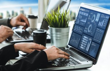 İş veri paneli, pazarlama stratejisi planlaması için iş zekası analizi sunar. Müşteri taleplerini analiz etmek ve iş dünyasının geleceğini önceden görmek için büyük veriler sunulur.