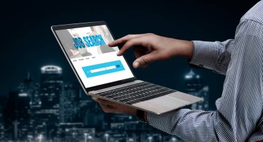 Çalışanların işe alım İnternet ağındaki iş fırsatlarını araması için mod web sitesinde online iş araması