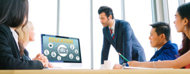 Öğrencilerin internet ağında rahatça çalışabilmeleri için yazılımlı e-öğrenme sitesi