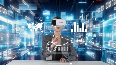 Kadın, VR küresel yenilik arayüzü aracılığıyla kayan grafik monitörü ile sunucuda dijital ağ teknolojisi görsel hologramı akıllı animasyon ile pazar dünyası dinamik veri araştırma analizi seçiyor. Kısıtlanma.
