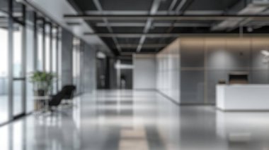 Yüksek tavanlı, mermer zeminli, gökdelenle çevrili kapalı alandaki bitkilerle süslenmiş geniş bir lobinin bulanık arka planı. Lüks mimari konsepti. İç mimari, duvar kâğıdı. Aktar.