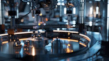 Robot makinesinin bulanık arka planı üretim hattında birlikte çalışıyor. Sisteme bağlanan fabrika makinesi ya da robot elektronik cihaz ve takip eden programları tasarlayıp üretmek. Aktar.