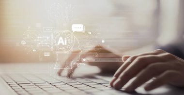 Yapay zeka sanal asistanı Chatbot ile yapay zeka konsepti ile insan etkileşimi, yapay zeka mühendisliği, LLM yapay zeka derin öğrenimi iş desteği için üretken yapay zeka kullanımı. EIDE