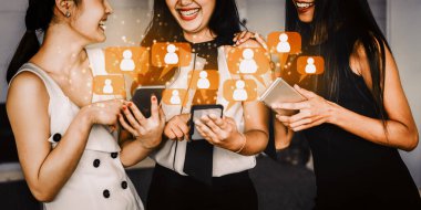 İnsan Kaynakları İşe Alma ve İnsan Ağı Konsepti. Modern grafik arayüzü profesyonel eleman alımını ve personel arayışını gösteriyor. uds