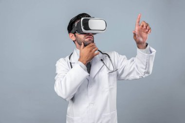 Kafkas doktoru tıbbi veriler hakkında karar veriyor ve düşünüyor. Profesyonel doktor, laboratuvar önlüğü ve sanal gerçeklik gözlüğü takarak metaevren ve sanal gerçeklik dünyasına girer. Yenilik kavramı. Sapma.