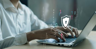 İş adamı, stratejik kararlar için değerli verileri çıkartarak arama motoru araştırması yapıyor. Kapsamlı araştırma ve SEO veri analizi için arama motorları kullanılıyor. FaaS