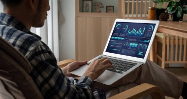 İş veri paneli, pazarlama stratejisi planlaması için iş zekası analizi sunar. Müşteri taleplerini analiz etmek ve iş dünyasının geleceğini önceden görmek için büyük veriler sunulur.