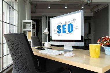 Model e-ticaret için SEO arama motoru optimizasyonu ve bilgisayar ekranında gösterilen çevrimiçi perakende işi