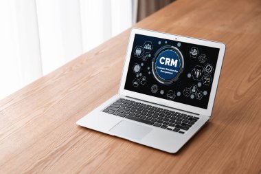 CRM işletme ve işletme için modern bilgisayarda müşteri ilişkileri yönetim sistemi