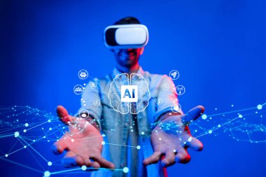 Yapay zeka mühendisliği, büyük veri ve yapay zeka makinesi kavramında yapay zeka beyin işlemcisiyle iş desteği için üretken yapay zeka kullanmayı öğrenen insan etkileşimi. Faas