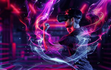 Neon boks sahasında kamera kıran ya da yumruklayan bir adam. Dijital teknoloji yeniliklerini kullanırken sporcu boks ve metaevren veya sanal dünyada hareketli jest. Sapma.