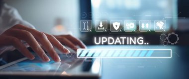 İş adamı bilgi ve yazılımın güncellenmesine yatırım yaparak rekabetçiliğin güncellenmesini sağlar. Hem bilgi hem de yazılım verimliliği güncellemesi için sürekli güncelleme ve güncelleme öncelikleri belirleniyor. EIDE