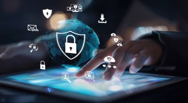 İş adamı siber güvenliğin özünü keşfeder. Siber koruma yöntemlerini, tehditleri derinlemesine araştır ve siber güvenlik duruşunu güçlendir. Siber Güvenlik Çağı EIDE 'de gezinmek için gerekli