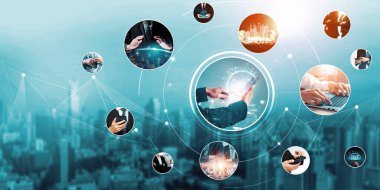 İletişim teknolojisi, akıllı bağlantı IOT ve insan ağ teknolojisi kavramı. Güvenli internet ağına ve bulut hesaplama sunucularına bağlanmak için bağlantı aygıtı kullanan insanlar