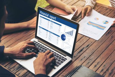 İş veri paneli, pazarlama stratejisi planlaması için iş zekası analizi sunar. Müşteri taleplerini analiz etmek ve iş dünyasının geleceğini önceden görmek için büyük veriler sunulur.