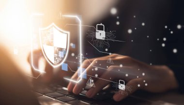 İş adamı siber güvenliğin özünü keşfeder. Siber koruma yöntemlerini, tehditleri derinlemesine araştır ve siber güvenlik duruşunu güçlendir. Siber Güvenlik Çağı EIDE 'de gezinmek için gerekli