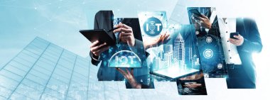 İletişim teknolojisi, akıllı bağlantı IOT ve insan ağ teknolojisi kavramı. Güvenli internet ağına ve bulut hesaplama sunucusuna bağlanmak için bağlantı aygıtı kullanan insanlar vexel