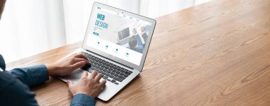 Web sitesi tasarım yazılımı çevrimiçi perakende ticaret ve e-ticaret için model şablonu sağlar