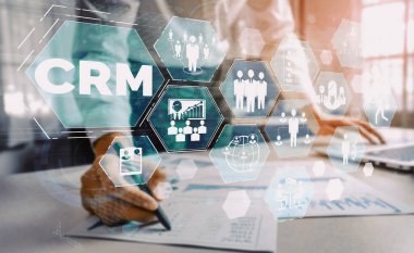 İş satış pazarlama sistemi konsepti için CRM Müşteri İlişkileri Yönetimi CRM veritabanı analizini desteklemek için hizmet uygulamasının fütüristik grafik arayüzünde sunulmuştur. uds