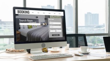 Çevrimiçi otel konaklama rezervasyon sitesi mod rezervasyon sistemi sağlar. Seyahat teknolojisi kavramı .