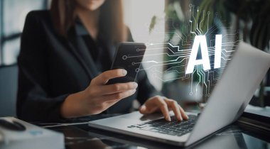 Yapay zeka mühendisliği, büyük veri ve yapay zeka makinesi kavramında yapay zeka beyin işlemcisiyle iş desteği için üretken yapay zeka kullanmayı öğrenen insan etkileşimi. EIDE