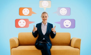 Müşteri memnuniyet değerlendirmesi anket konsepti. Kullanıcı çevrimiçi başvuruda hizmet deneyimine derecelendirme verir. Müşteri hizmet kalitesini değerlendirebilir. İş dünyasının itibarını yükseltebilir. uds