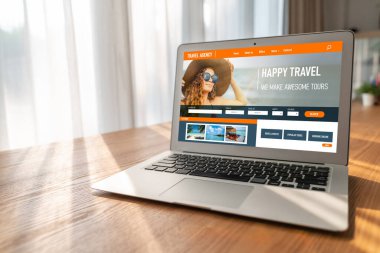 Model arama ve seyahat planlama için internet sitesi uçuş, otel ve tur rezervasyonları için anlaşma ve paket sunuyor