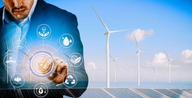 Rüzgar türbini çiftliği ve yeşil yenilenebilir enerji işçisi arayüzü üzerinde çalışan iş adamlarının çifte görüntüsü. Alternatif enerji ile sürdürülebilirlik gelişimi kavramı. uds