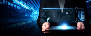 İş adamı siber güvenliğin özünü keşfeder. Siber koruma yöntemlerini, tehditleri derinlemesine araştır ve siber güvenlik duruşunu güçlendir. Siber Güvenlik Çağı FaaS 'ında yol almak için gerekli.